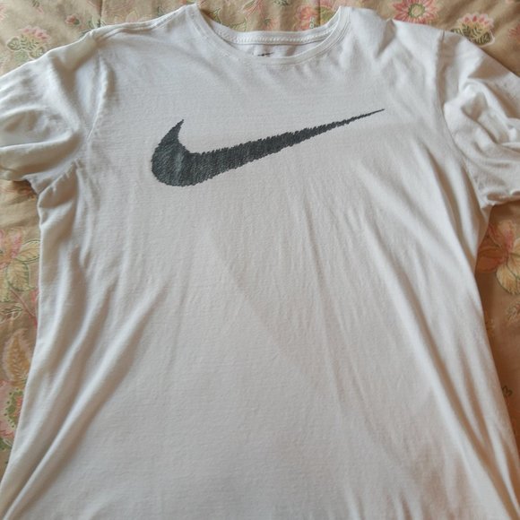 men's athletic cut t shirts